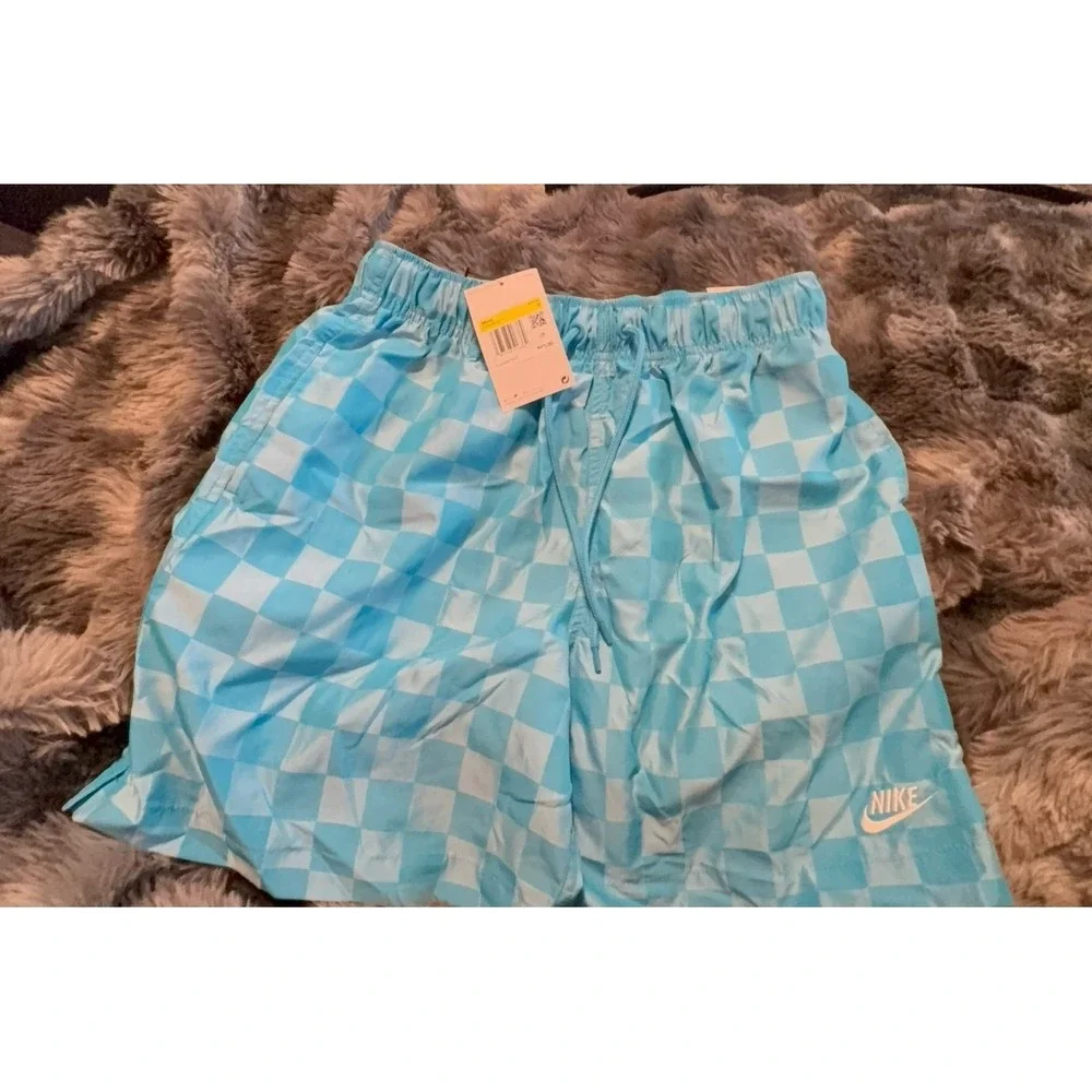 Men's size SMALL Nike dri-fit athletic shorts. Standard fit. Above knee length.